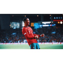 CRISTIANO RONALDO tekee uran 910. maalin